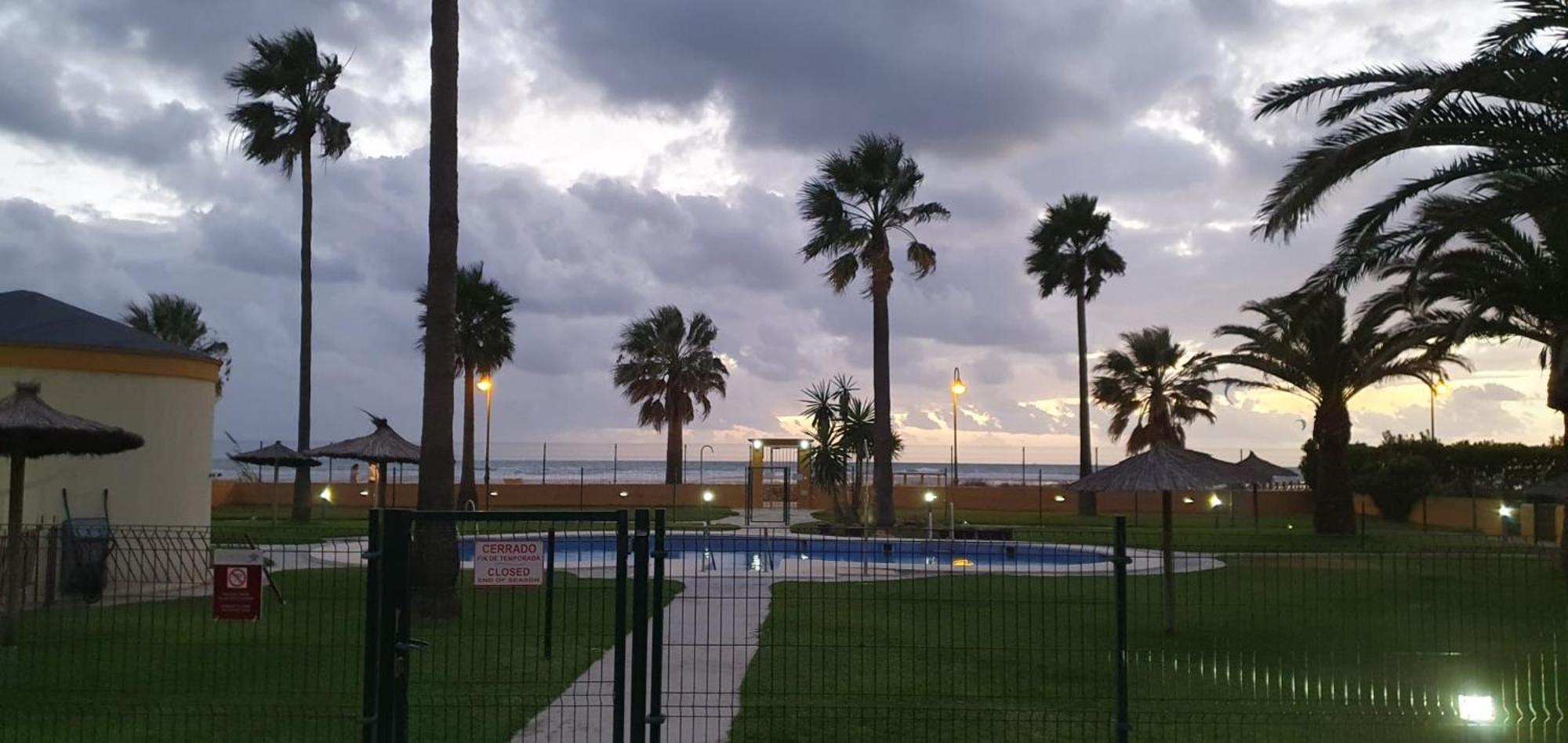 La Tortuga I, Encantador Apartamento Con Garaje En Primera Linea De Playa Tarifa Eksteriør bilde